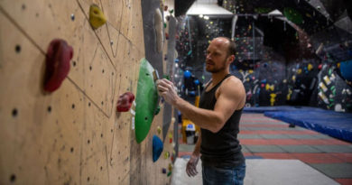 How To Clean Climbing Holds For A Better Grip?