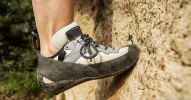 How Curled Should Toes Be In Climbing Shoes?