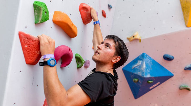Bouldering vs. Lead Climbing: The Differences