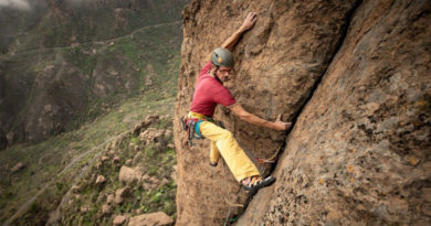 Difference between trad and sport climbing