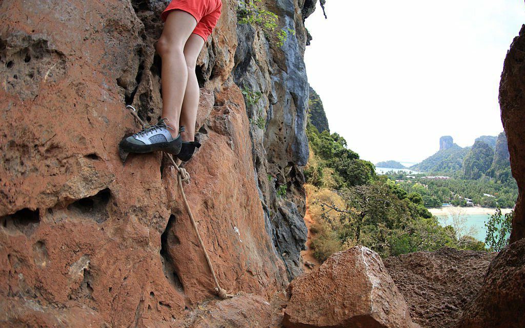 How to choose climbing shoes?